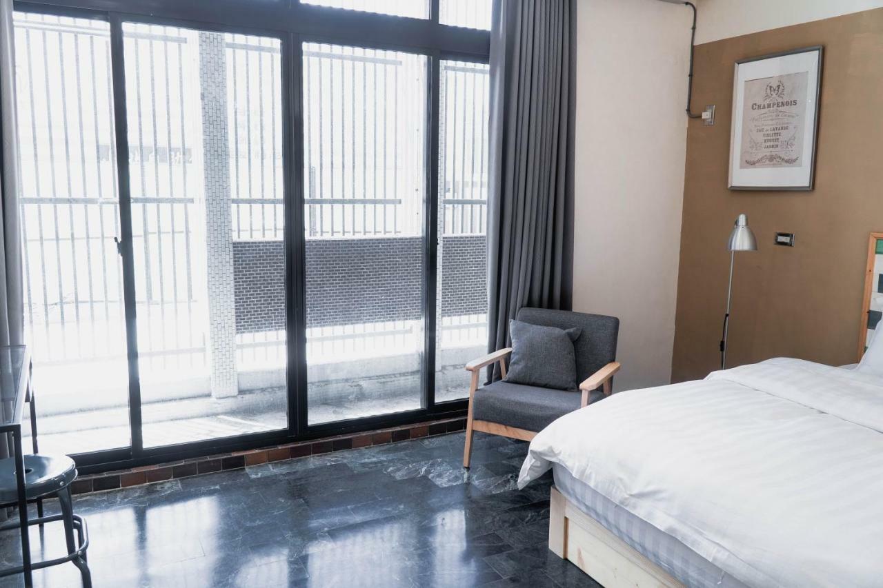 Hotel Lai Jia à Tainan Extérieur photo
